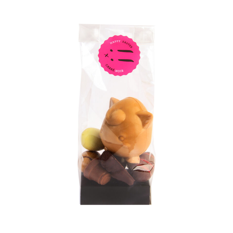 monstre et oeufs en chocolat carre noir