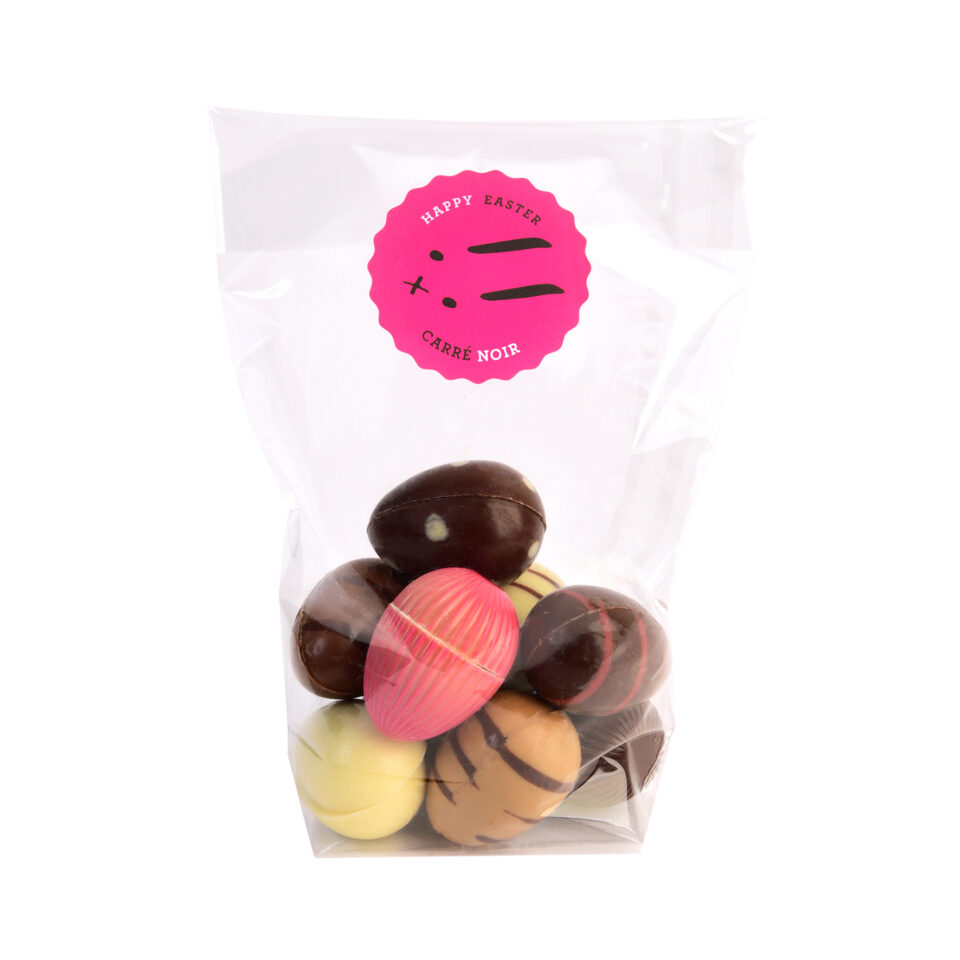 Assortiment d'oeufs en chocolat carré noir